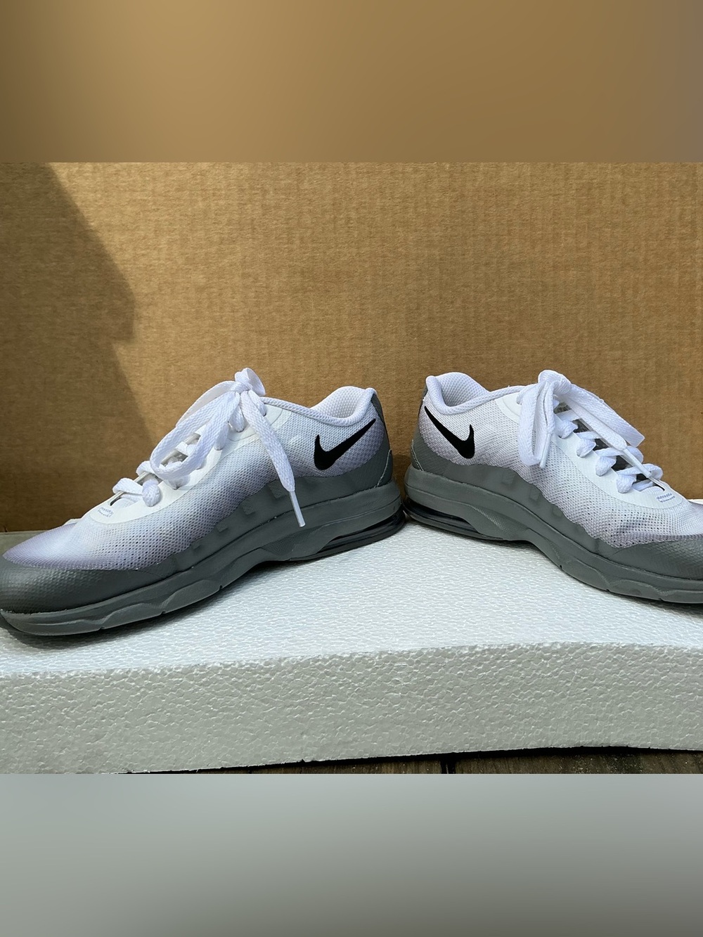 Nike Kids White, Gray & Black Low-Top Sneakers